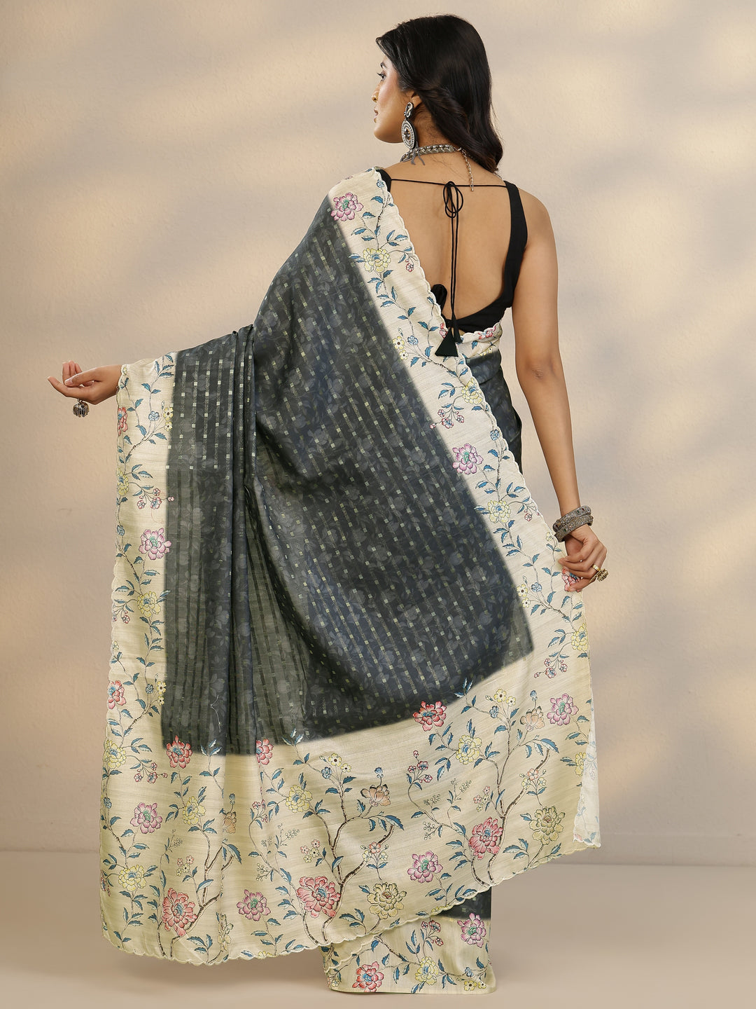 Black Woven Design Silk Blend Saree With Unstitched Blouse Piece
