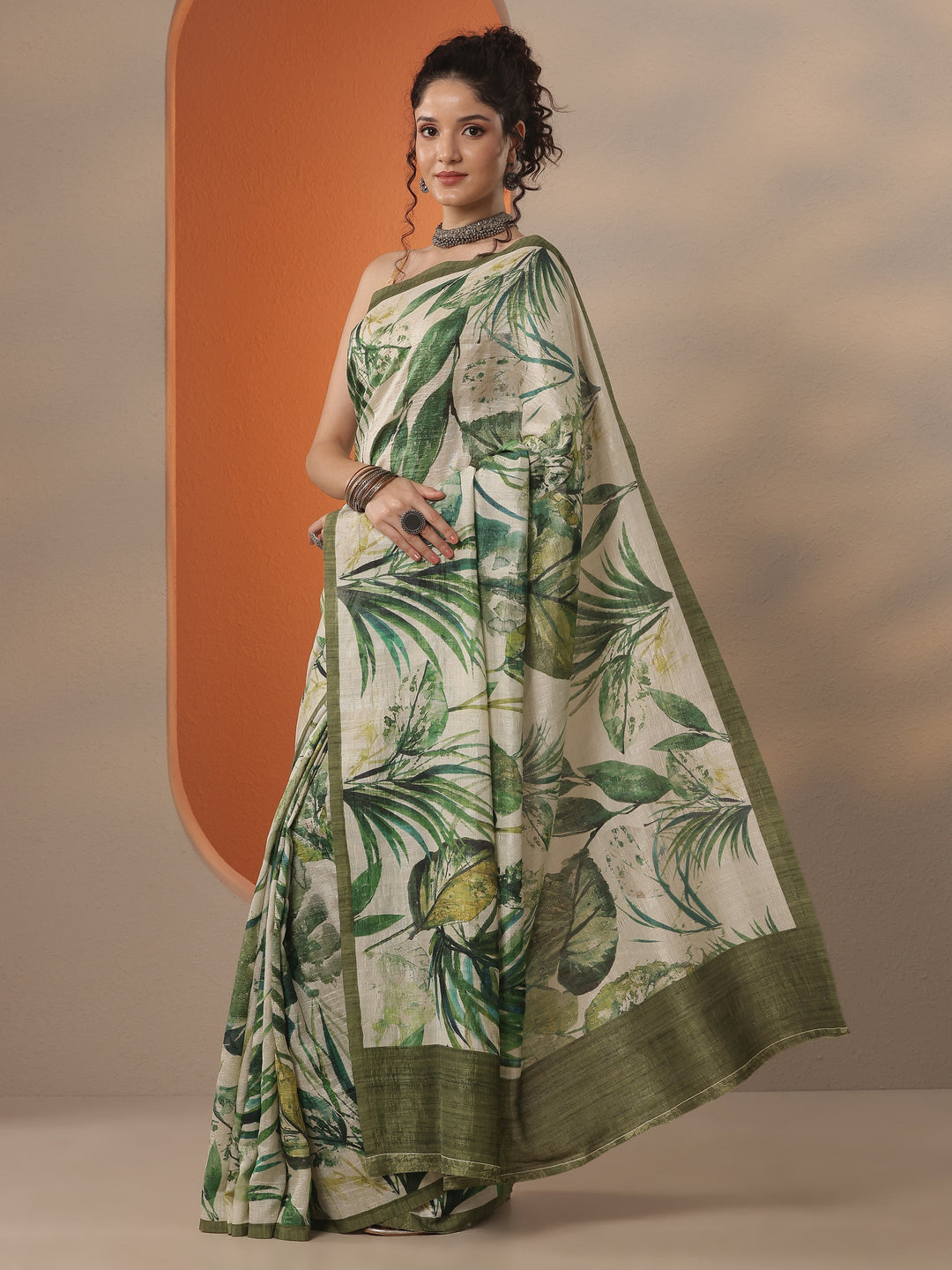 Beige Printed Silk Blend Saree With Unstitched Blouse Piece