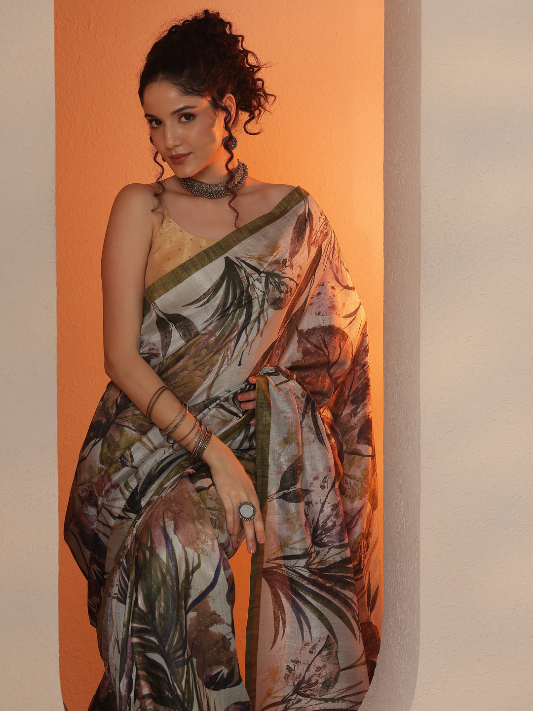 Green Printed Silk Blend Saree With Unstitched Blouse Piece