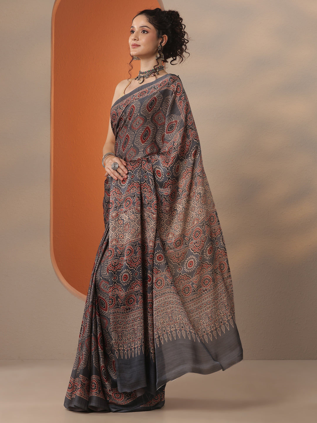 Grey Printed Satin Saree With Unstitched Blouse Piece