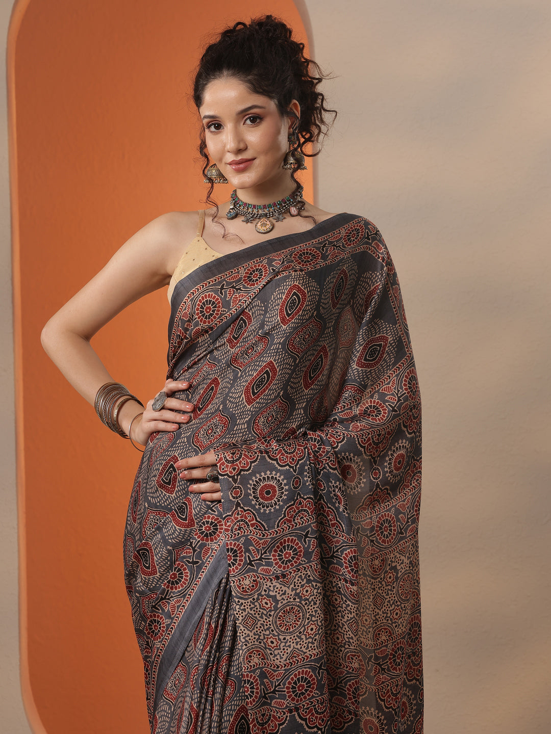 Grey Printed Satin Saree With Unstitched Blouse Piece