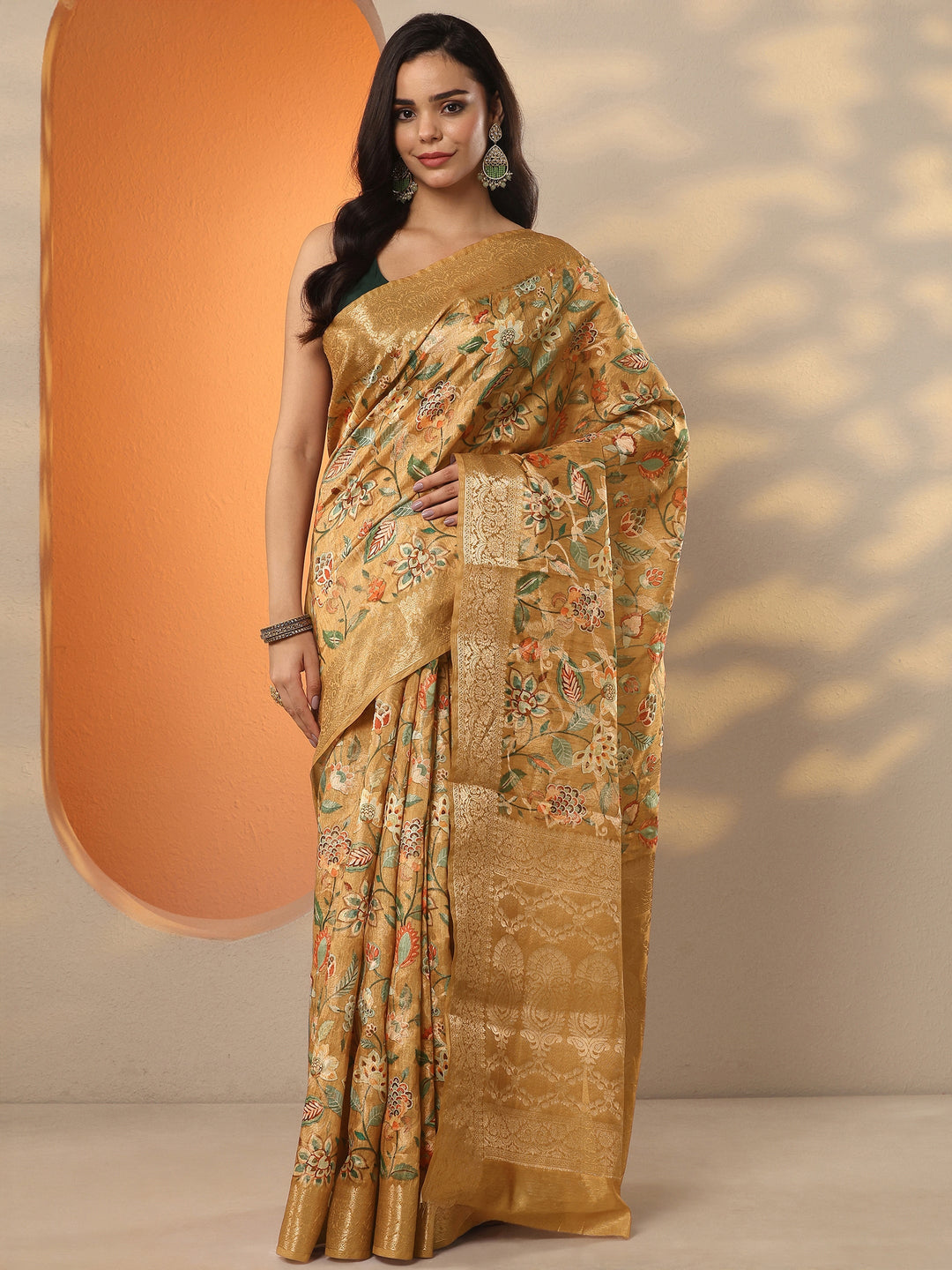 Mustard Printed Silk Blend Saree With Unstitched Blouse Piece