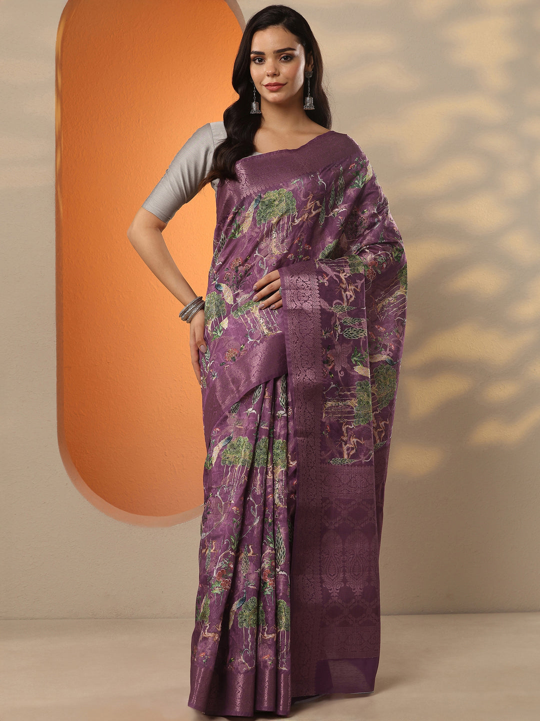 Purple Printed Silk Blend Saree With Unstitched Blouse Piece