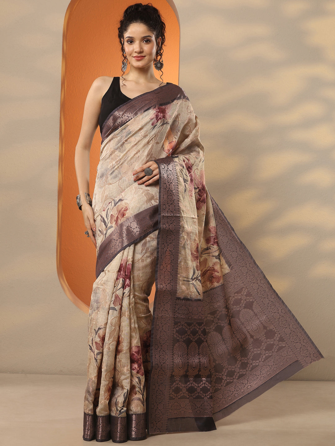 Beige Printed Silk Blend Saree With Unstitched Blouse Piece