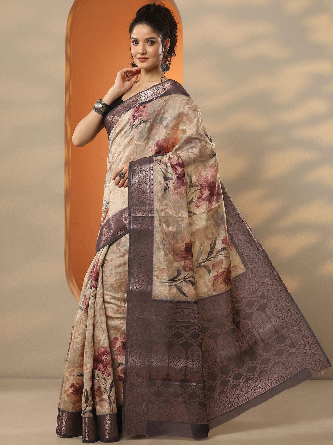 Beige Printed Silk Blend Saree With Unstitched Blouse Piece
