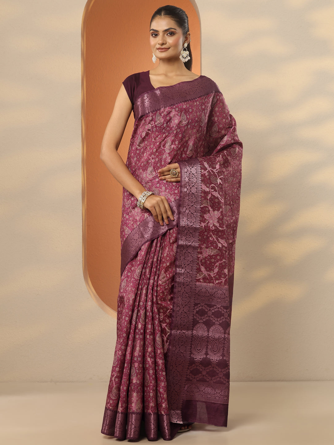 Maroon Printed Silk Blend Saree With Unstitched Blouse Piece