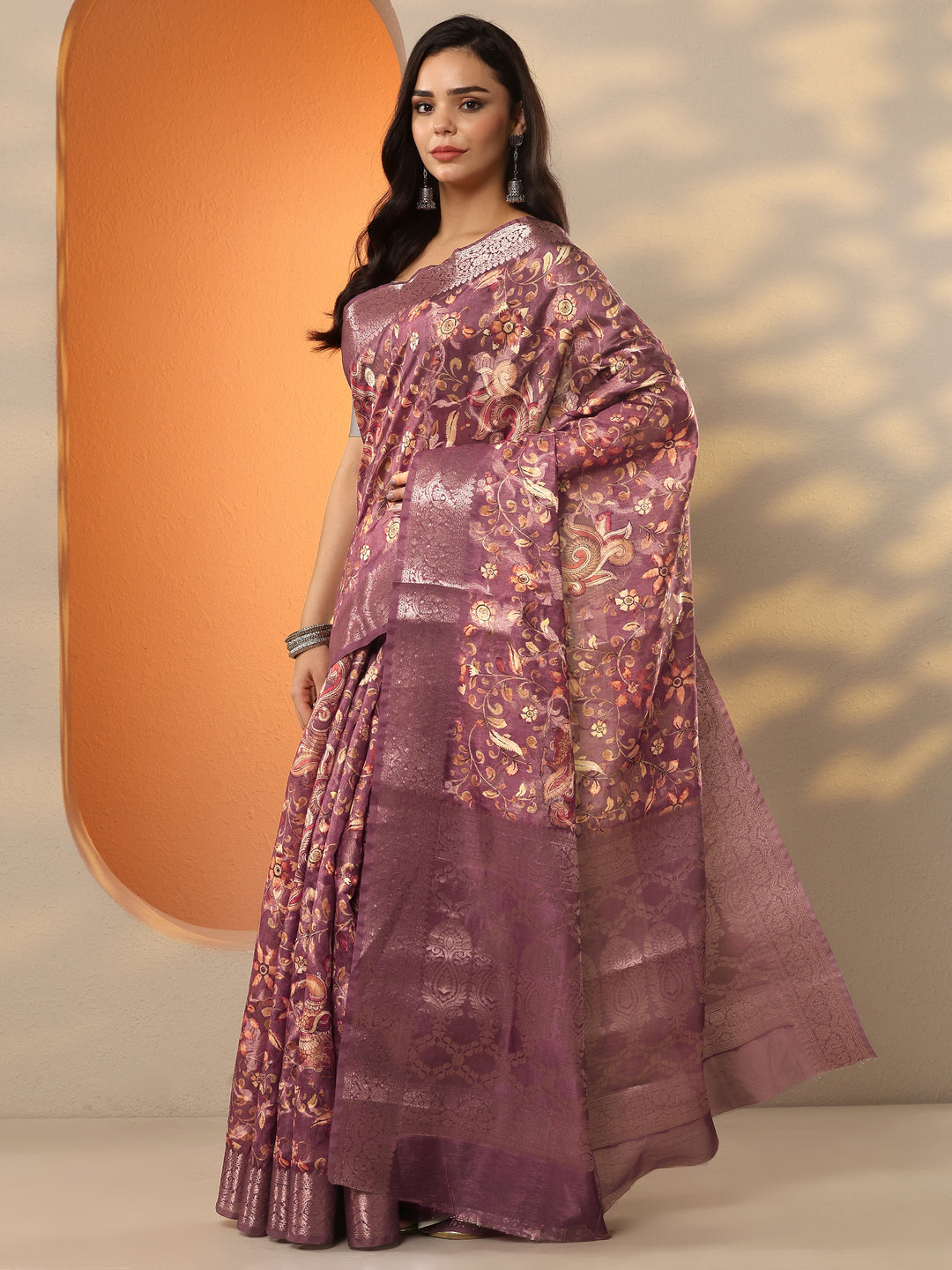 Purple Printed Silk Blend Saree With Unstitched Blouse Piece