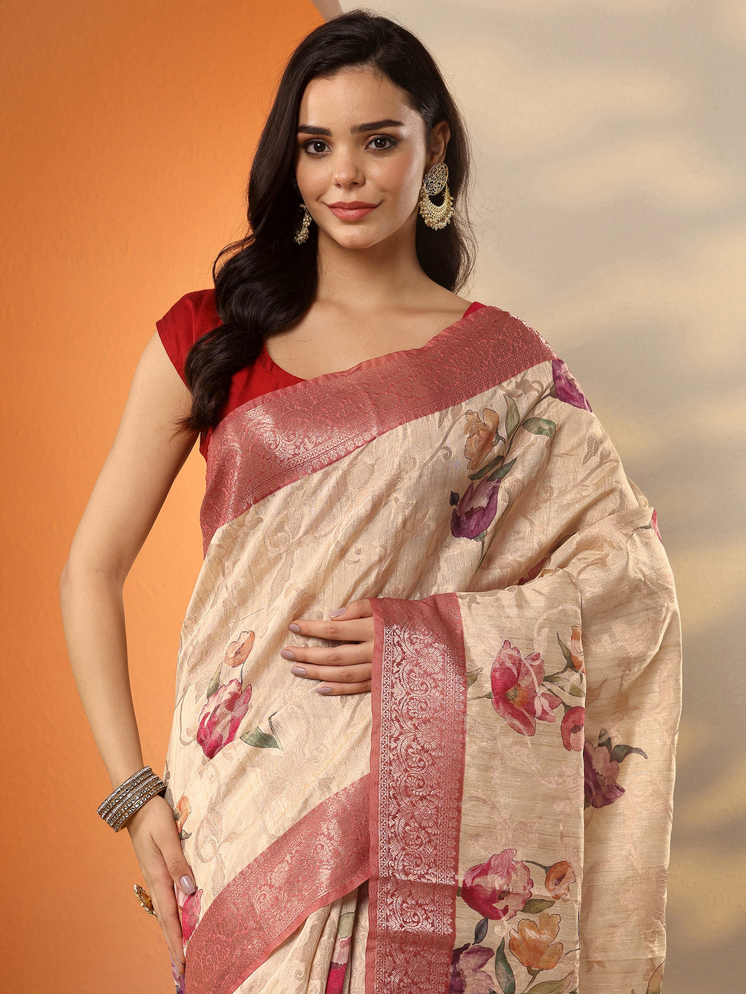 Cream Printed Silk Blend Saree With Unstitched Blouse Piece