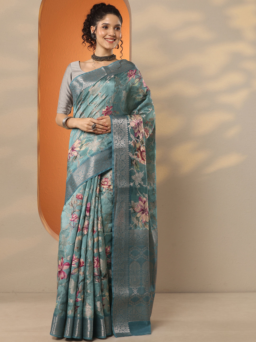 Sea Green Printed Silk Blend Saree With Unstitched Blouse Piece