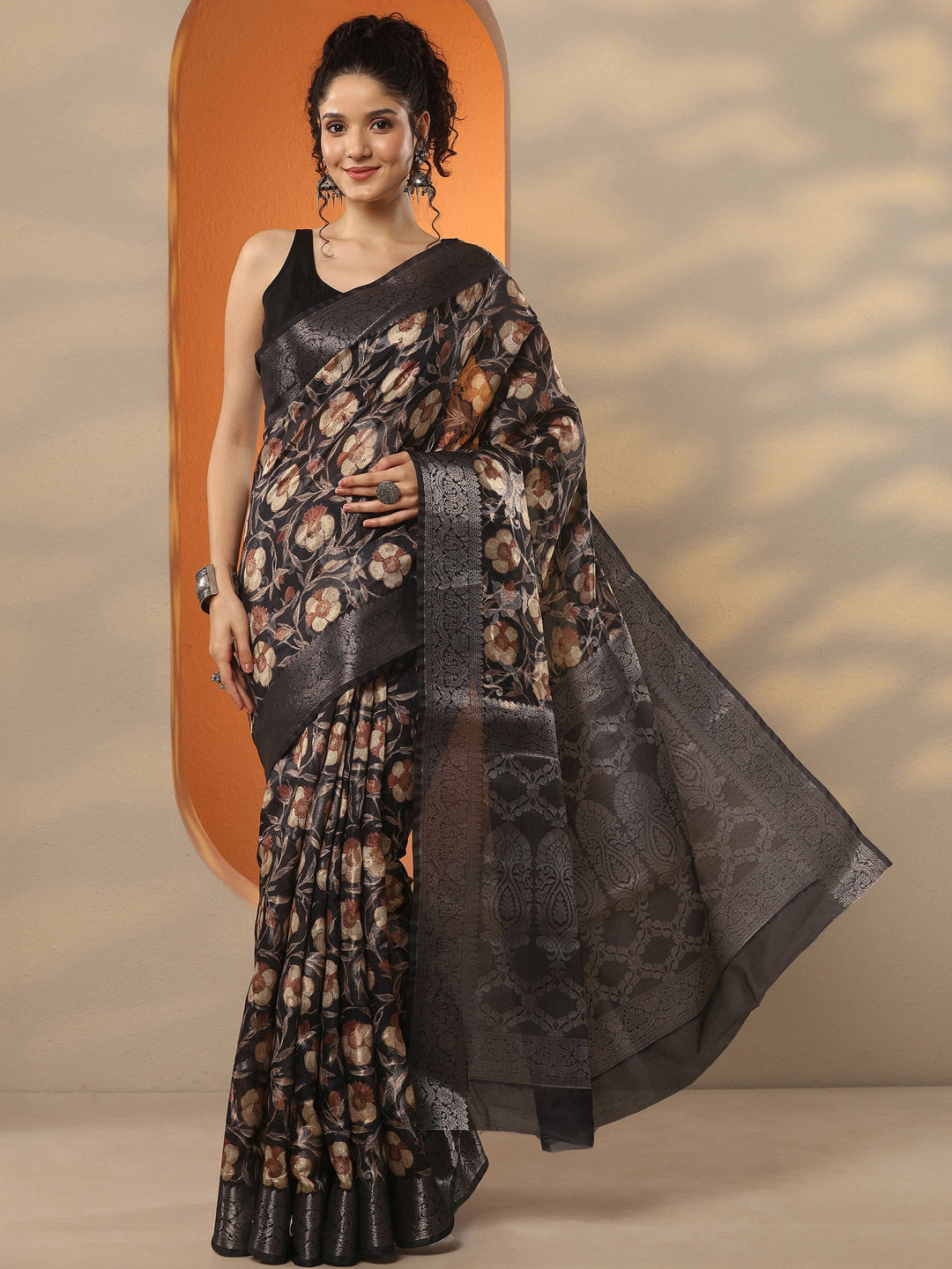 Black Printed Silk Blend Saree With Unstitched Blouse Piece