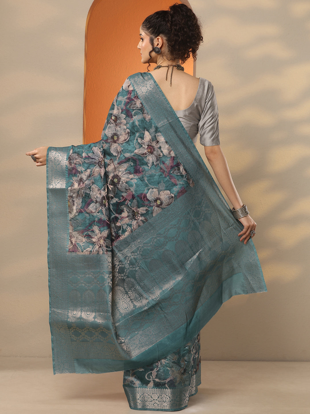 Green Printed Silk Blend Saree With Unstitched Blouse Piece