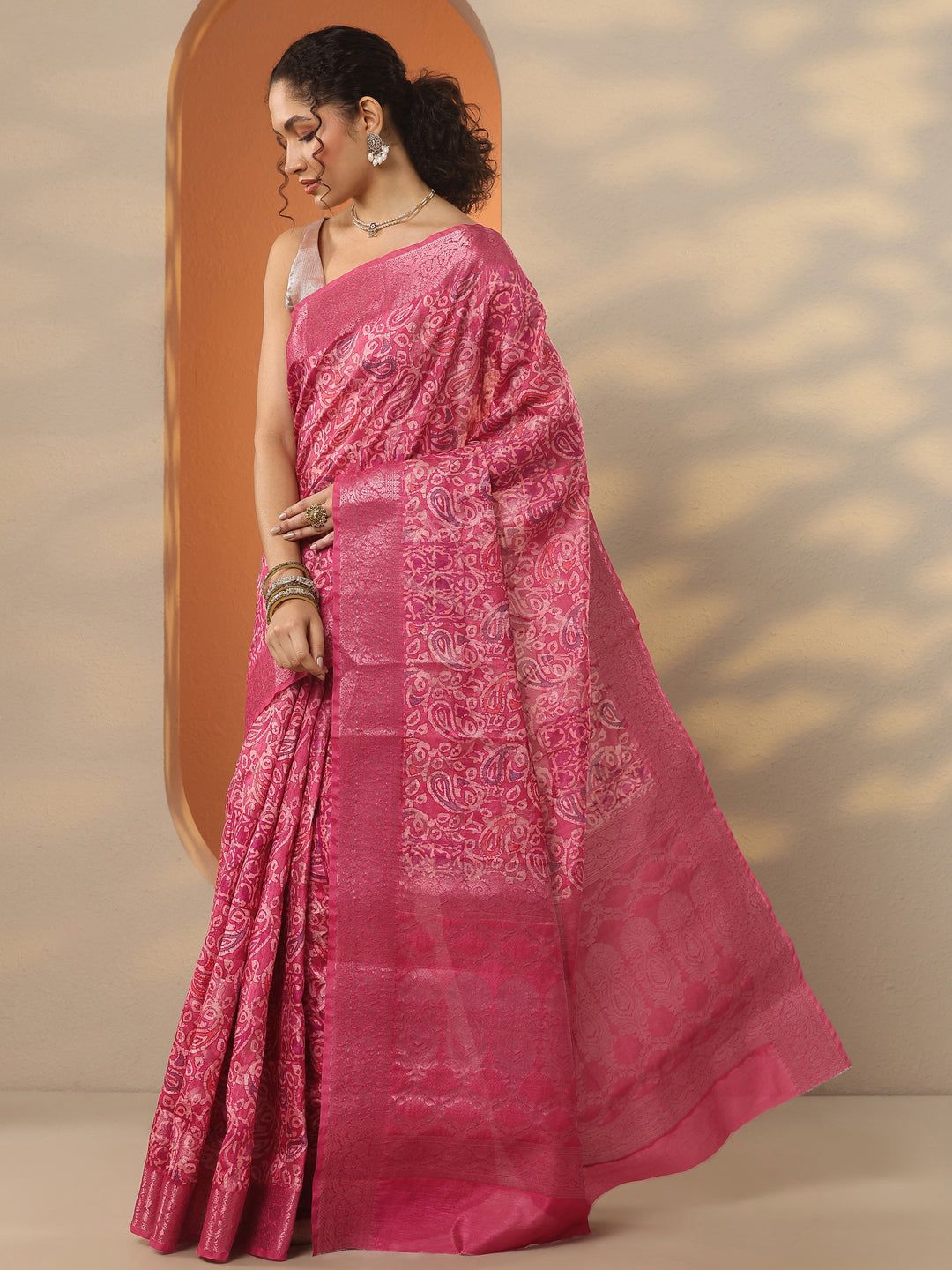 Pink Printed Silk Blend Saree With Unstitched Blouse Piece