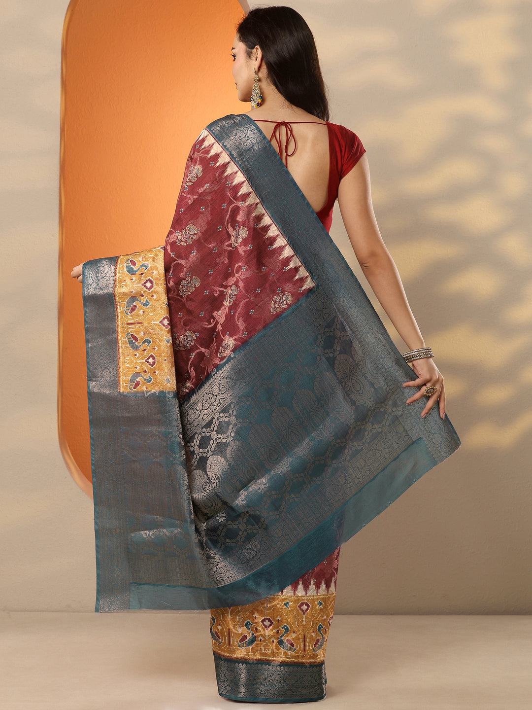 Maroon Printed Silk Blend Saree With Unstitched Blouse Piece