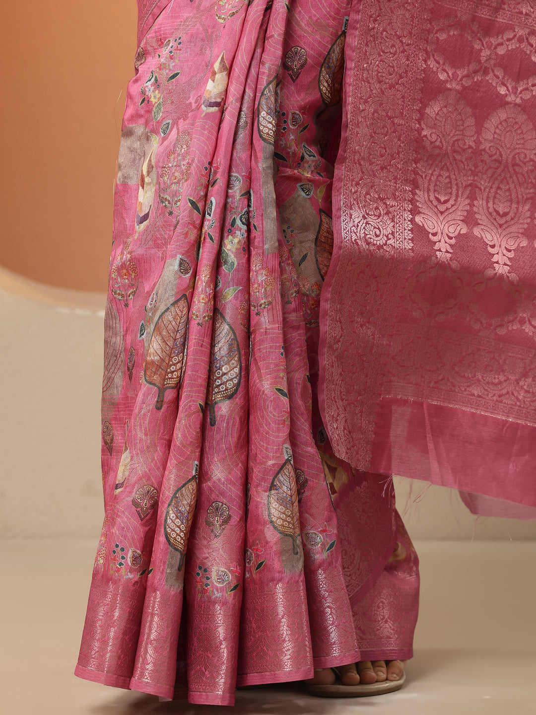 Pink Printed Silk Blend Saree With Unstitched Blouse Piece