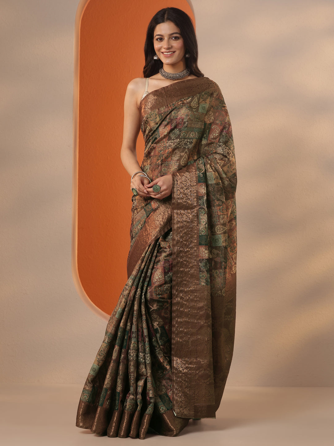 Brown Printed Silk Blend Saree With Unstitched Blouse Piece