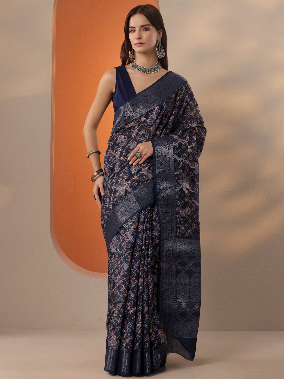 Navy Blue Printed Silk Blend Saree With Unstitched Blouse Piece