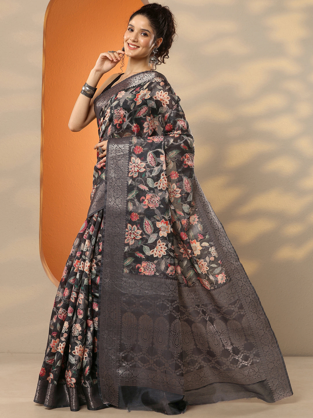 Black Printed Silk Blend Saree With Unstitched Blouse Piece