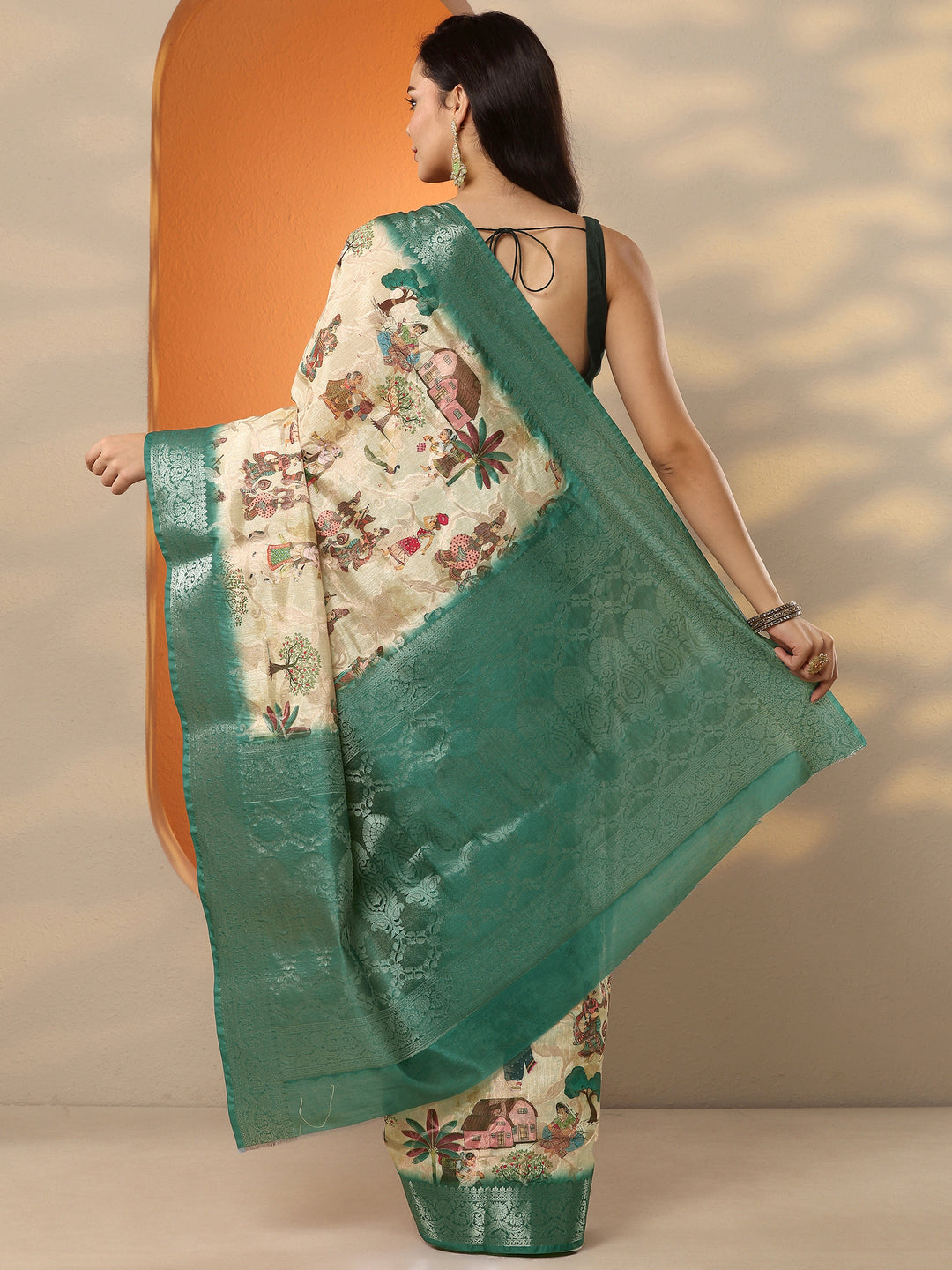 Beige Tribal Printed Silk Blend Saree With Unstitched Blouse Piece
