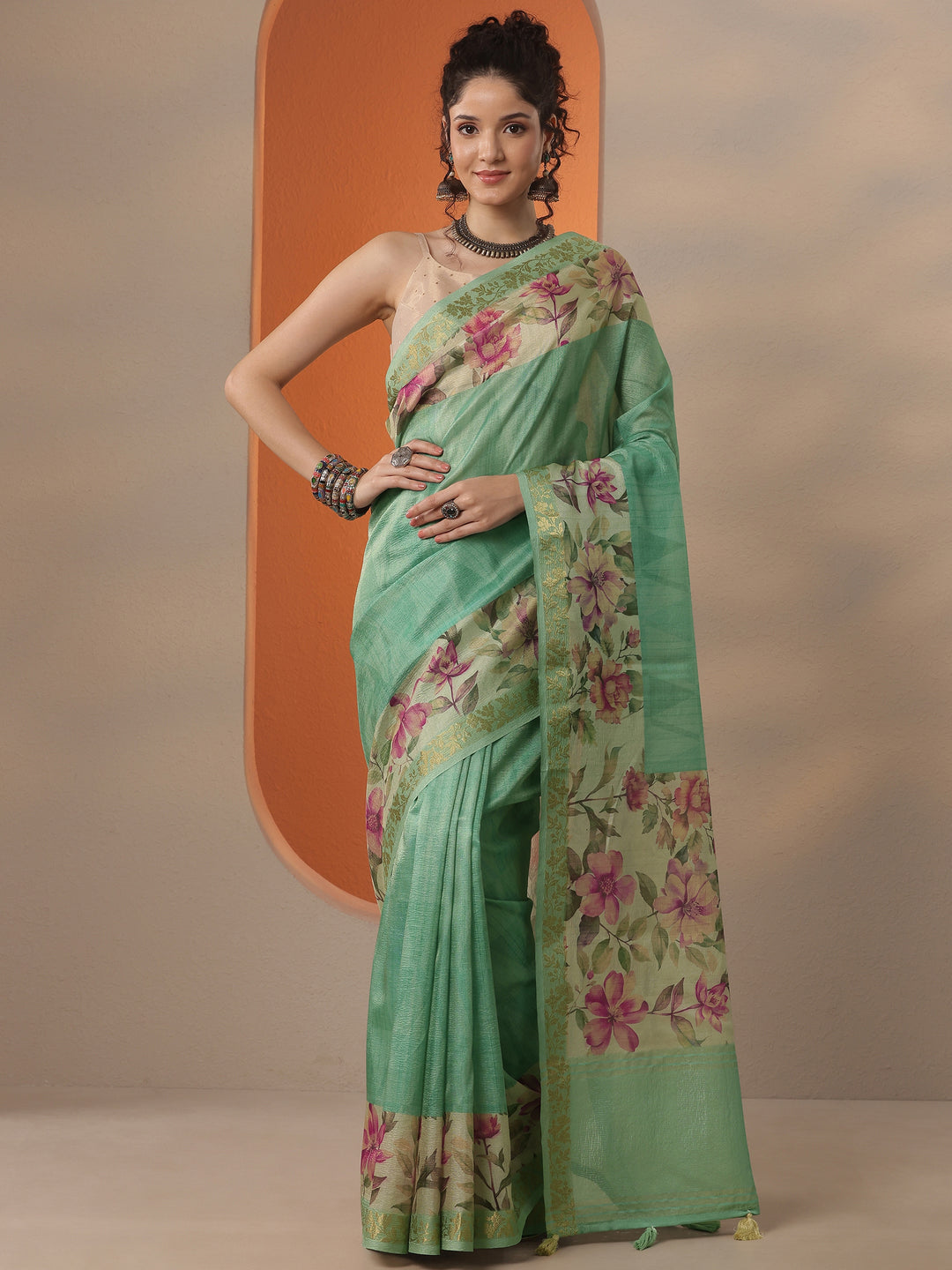 Green Solid Chinon Saree With Unstitched Blouse Piece