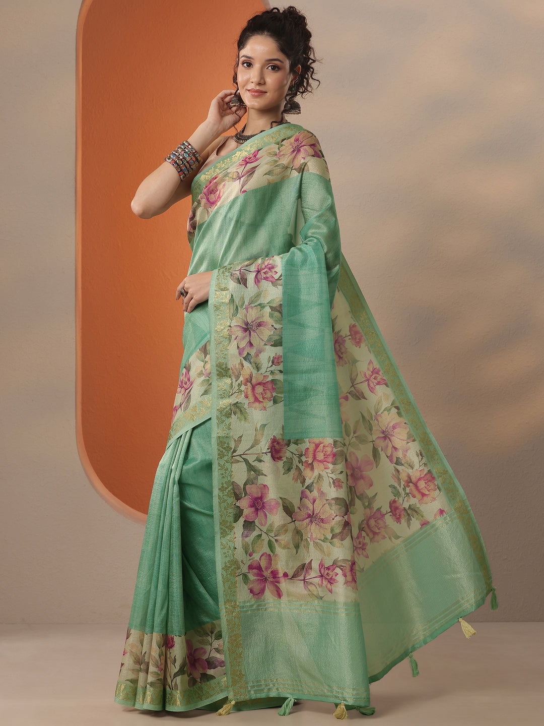 Green Solid Chinon Saree With Unstitched Blouse Piece