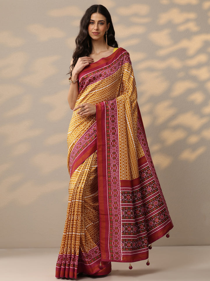 Mustard Printed Silk Blend Saree With Unstitched Blouse Piece