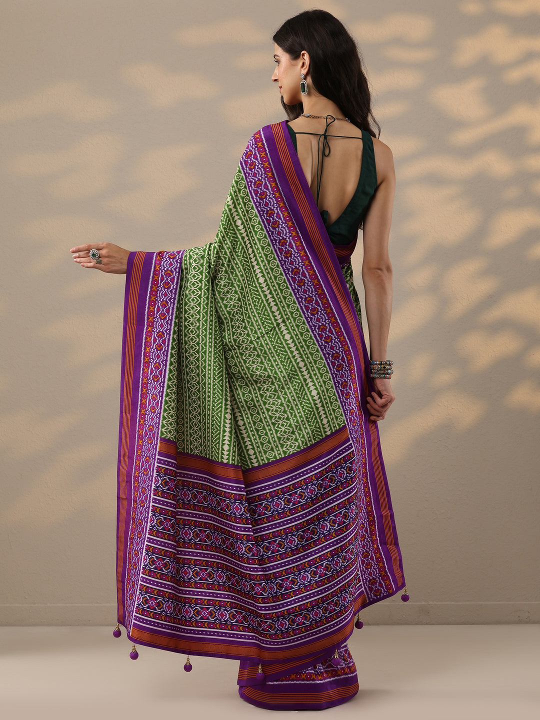 Green Printed Silk Blend Saree With Unstitched Blouse Piece