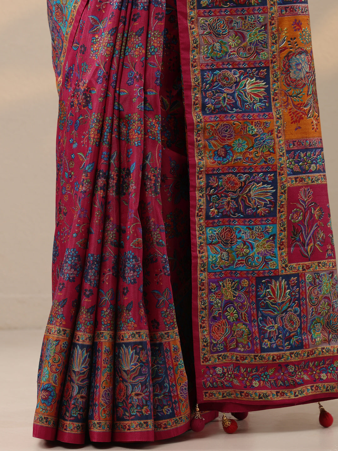 Pink Printed Silk Blend Saree With Unstitched Blouse Piece