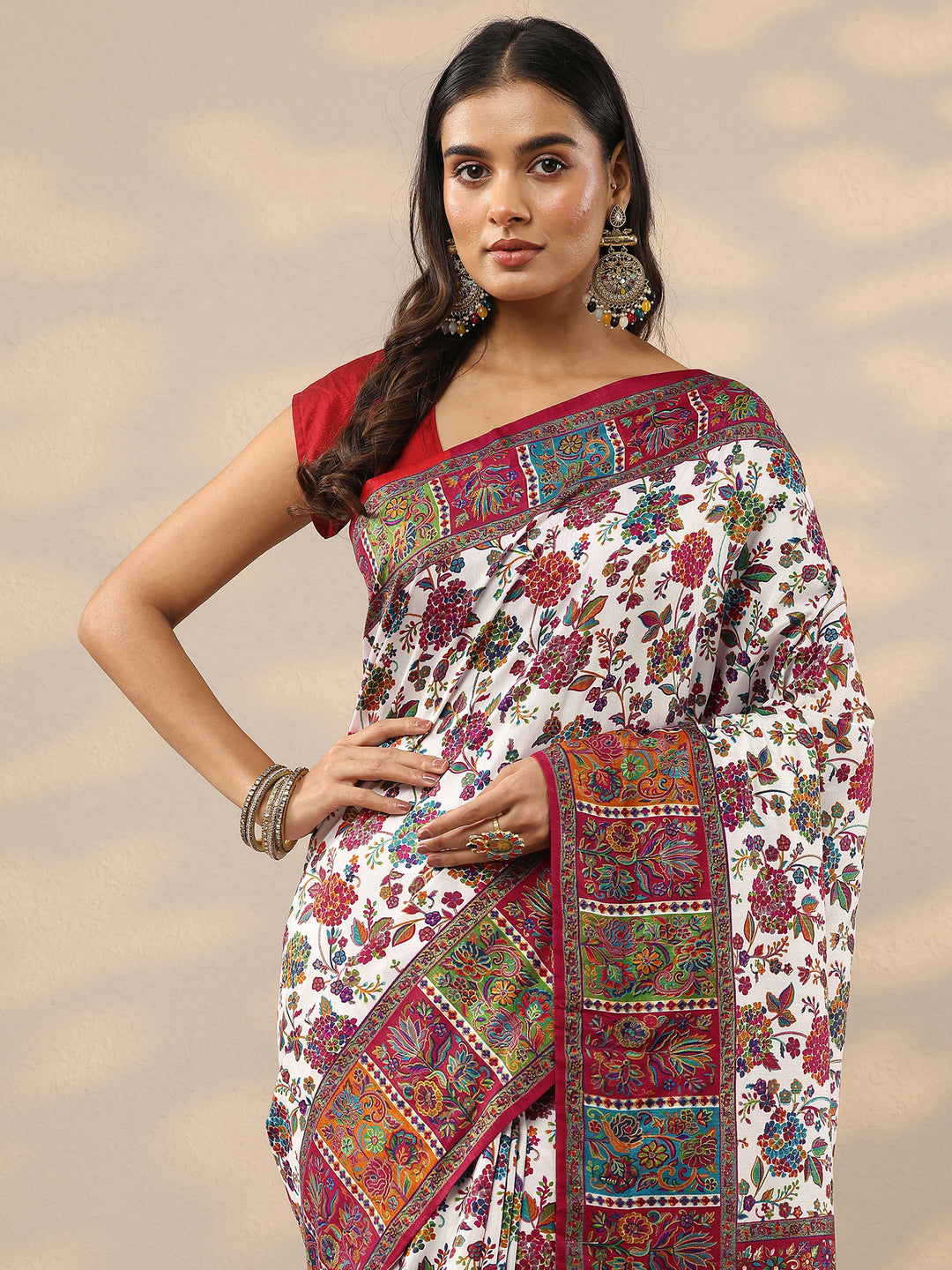 White Printed Silk Blend Saree With Unstitched Blouse Piece