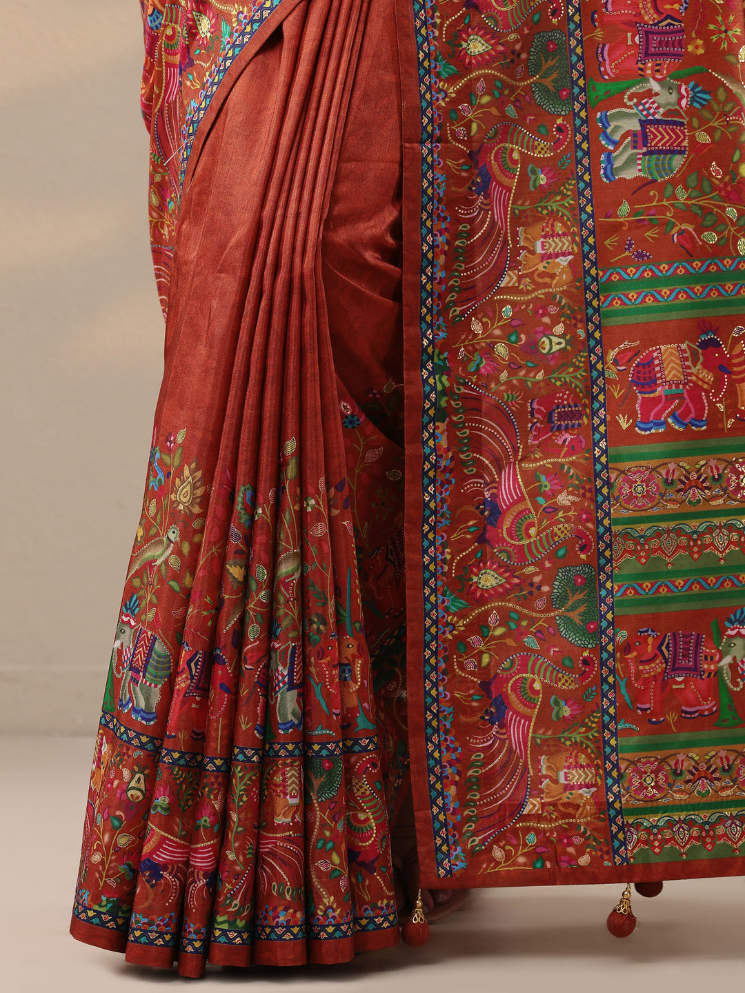 Red Solid Silk Blend Saree With Unstitched Blouse Piece