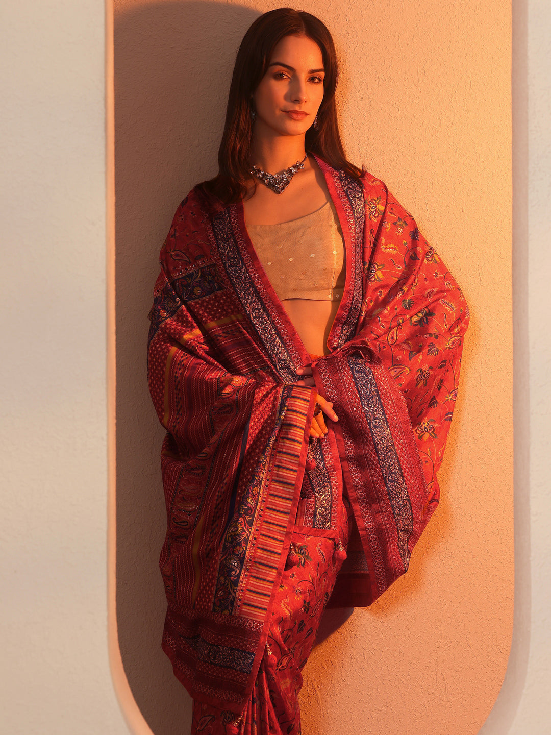 Red Printed Silk Blend Saree With Unstitched Blouse Piece