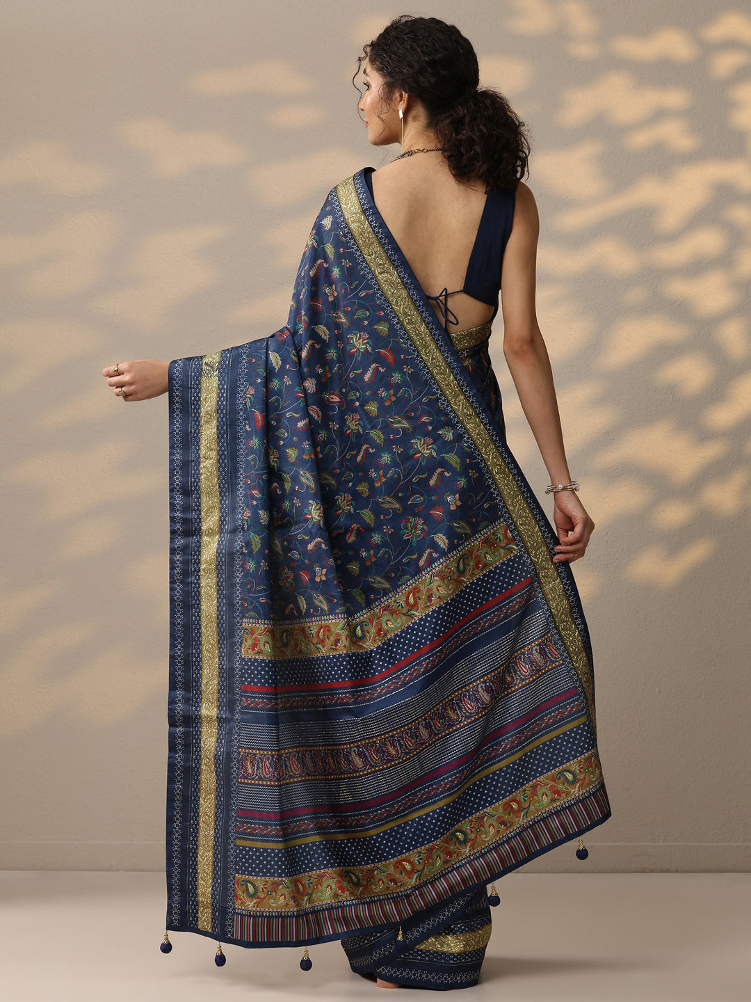 Navy Blue Printed Silk Blend Saree With Unstitched Blouse Piece