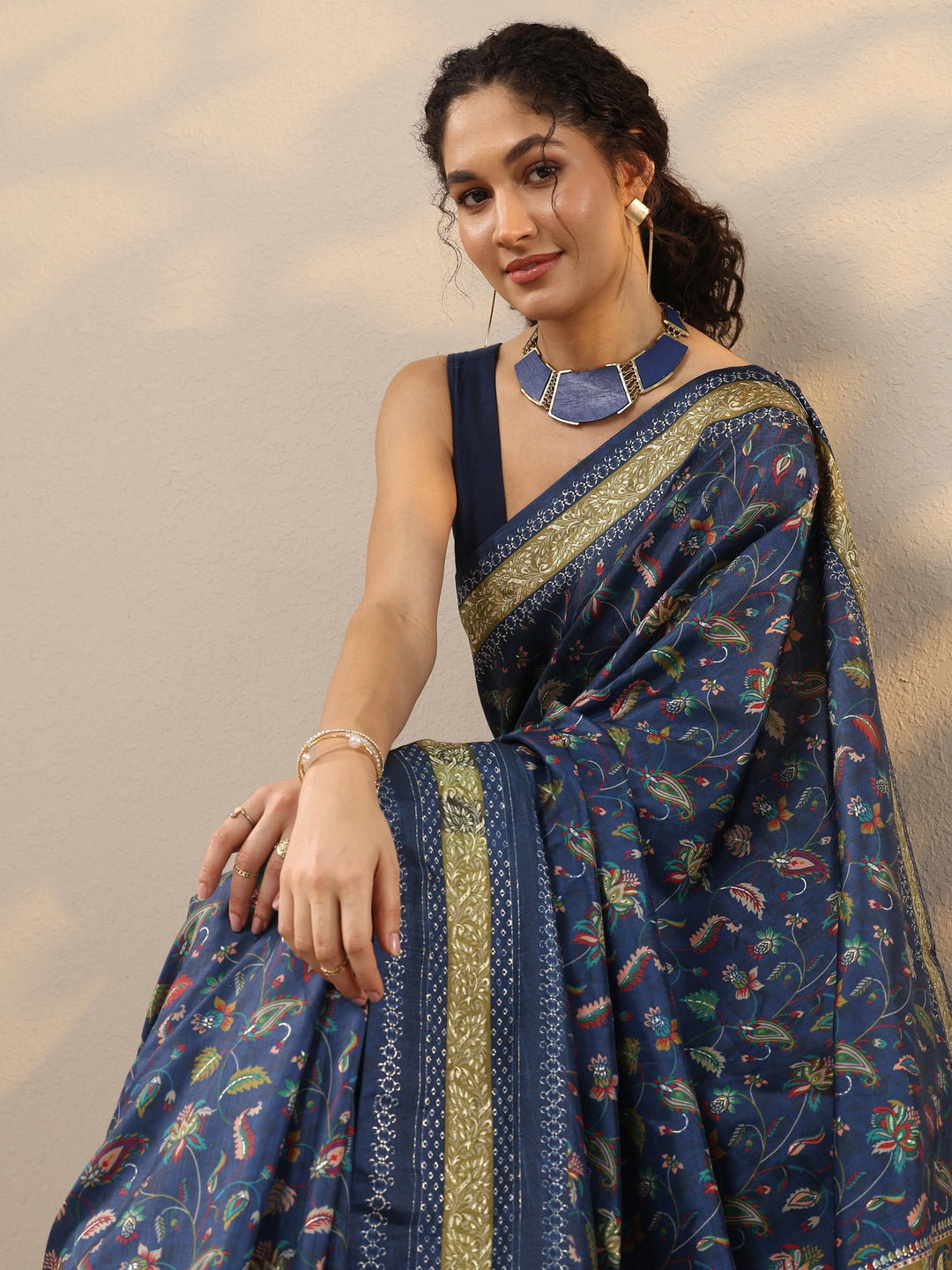 Navy Blue Printed Silk Blend Saree With Unstitched Blouse Piece