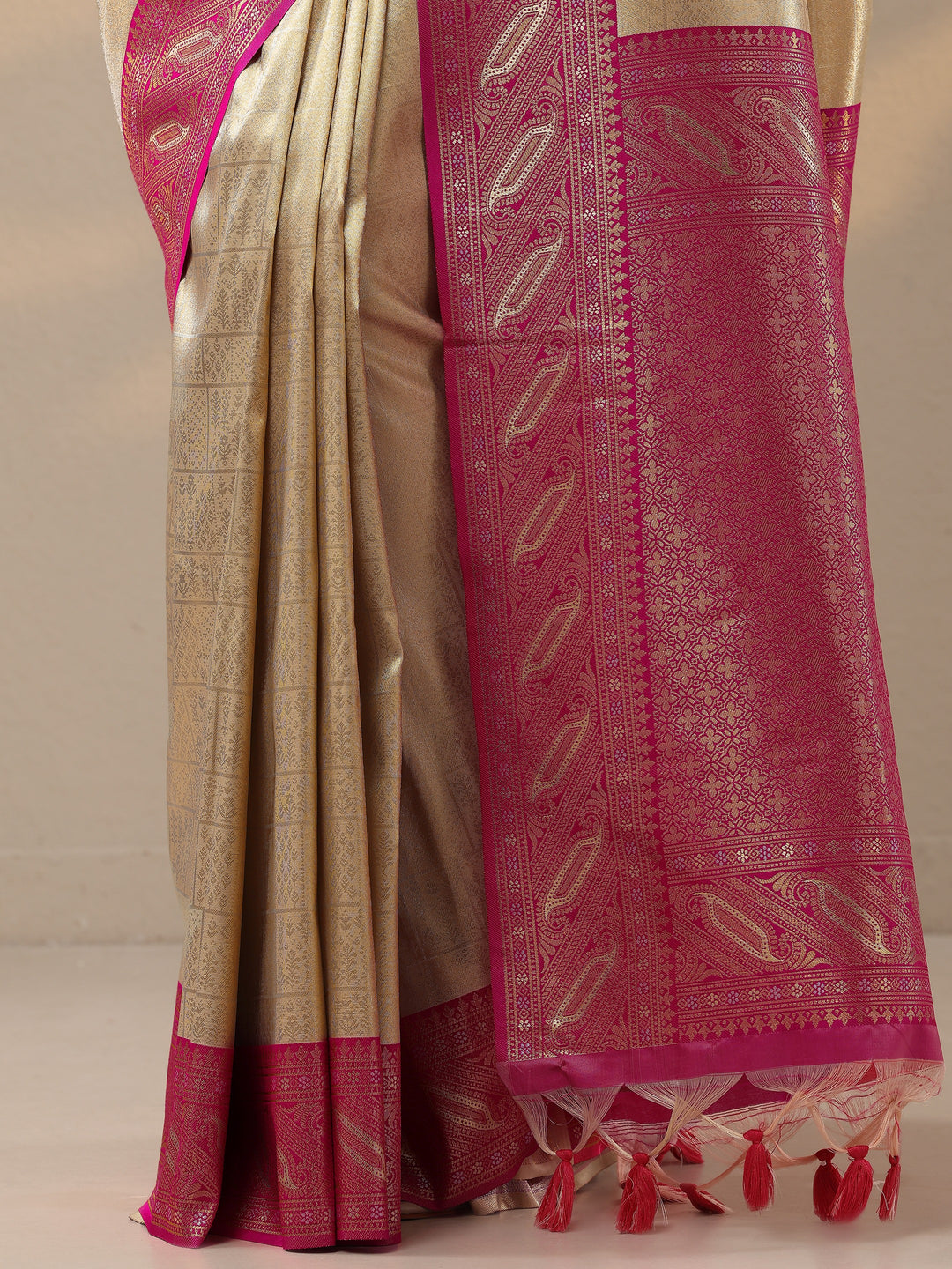 Pink Woven Design Silk Blend Saree With Unstitched Blouse Piece