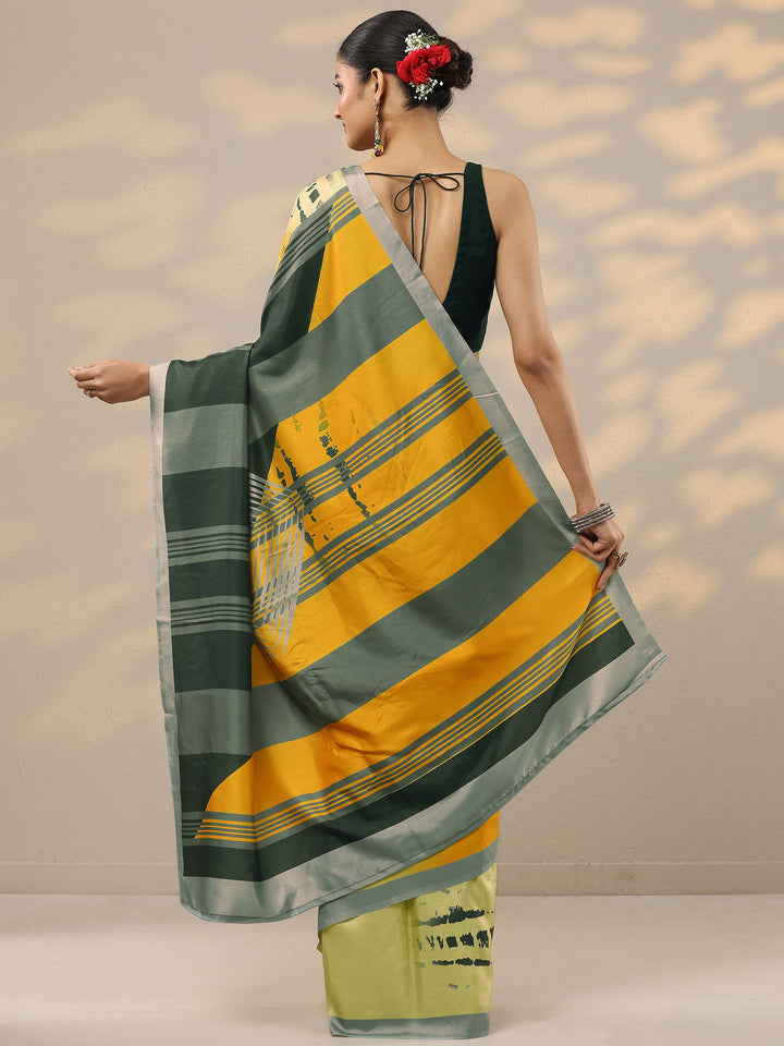 Mustard Printed Silk Blend Saree With Unstitched Blouse Piece