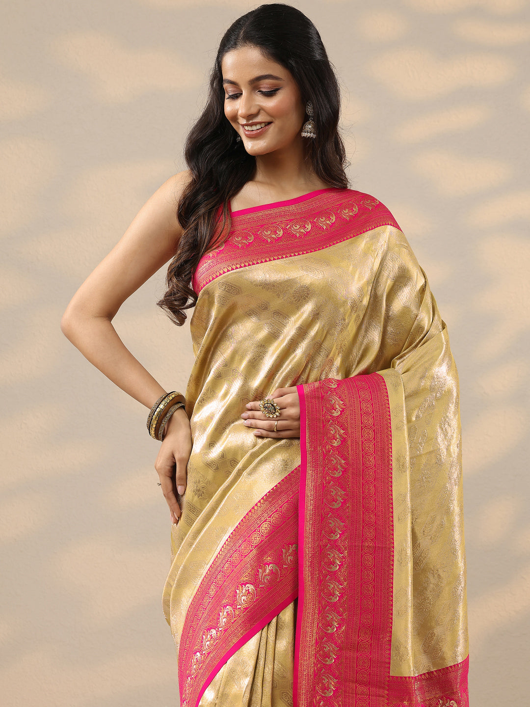 Green Woven Design Silk Blend Saree With Unstitched Blouse Piece