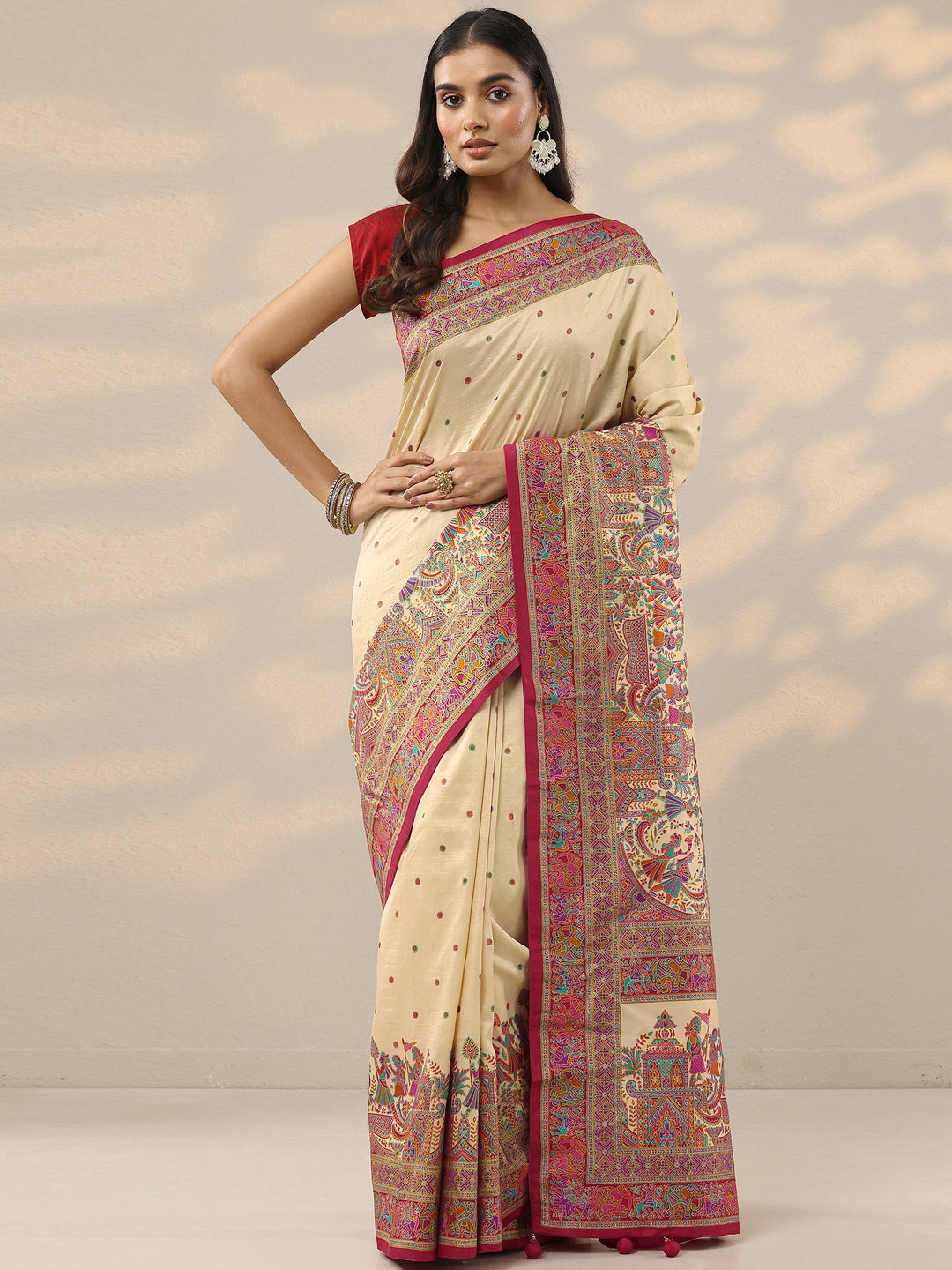 Cream Printed Silk Blend Saree With Unstitched Blouse Piece