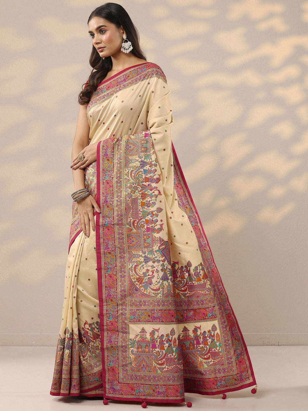 Cream Printed Silk Blend Saree With Unstitched Blouse Piece