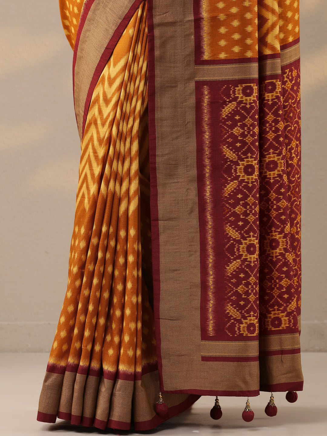 Orange Leheriya Printed Silk Blend Saree With Unstitched Blouse Piece