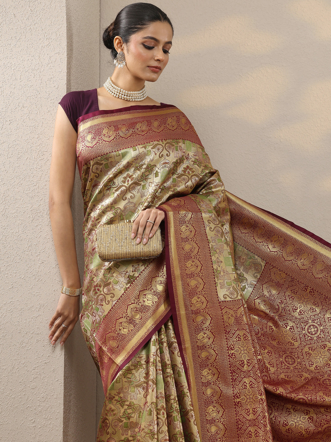 Gold Woven Design Silk Blend Saree With Unstitched Blouse Piece