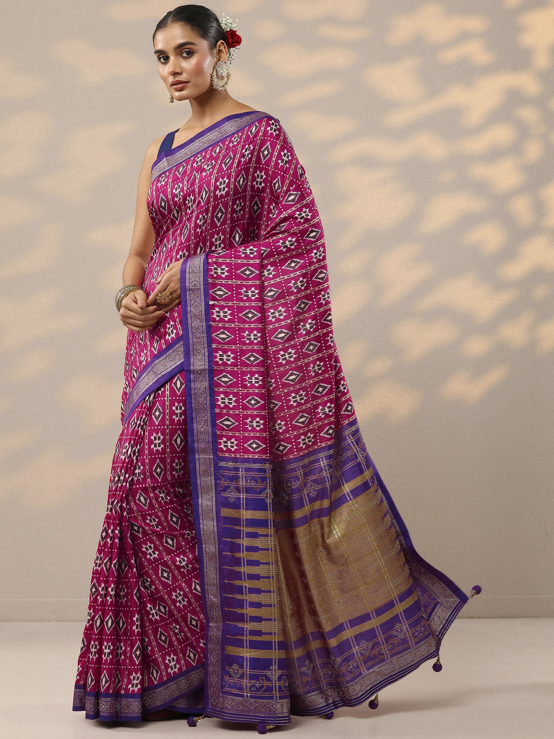 Pink Printed Silk Blend Saree With Unstitched Blouse Piece