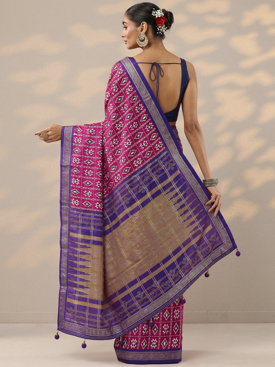 Pink Printed Silk Blend Saree With Unstitched Blouse Piece