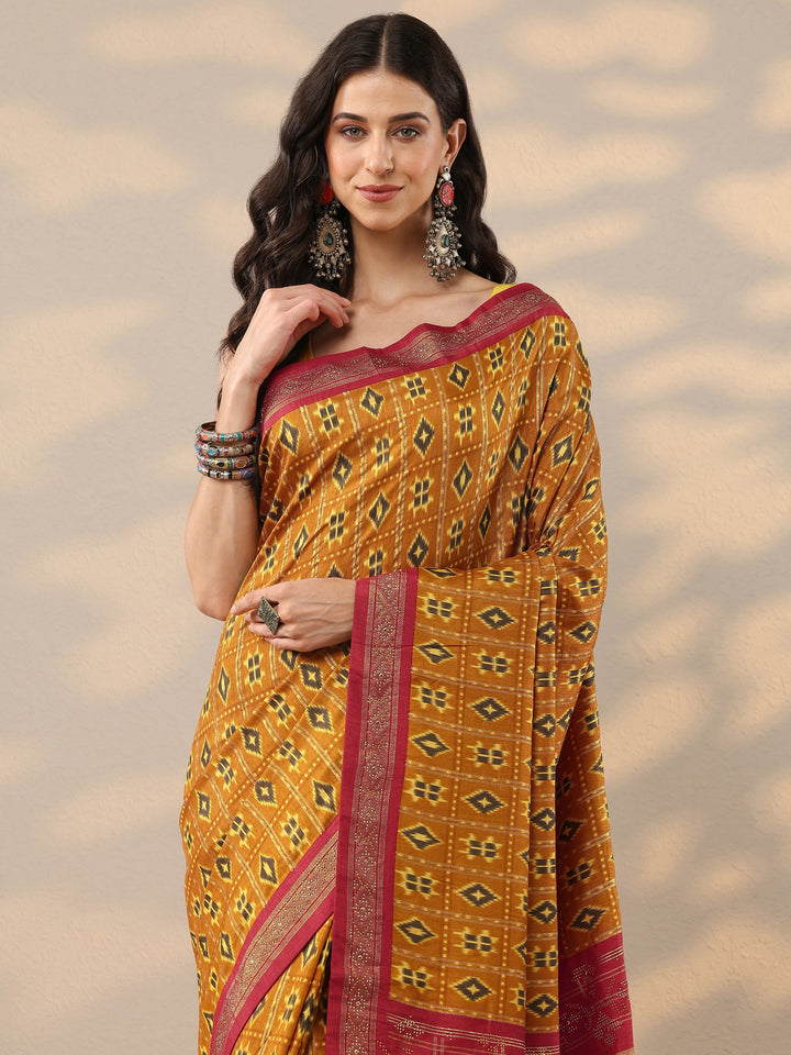 Mustard Printed Silk Blend Saree With Unstitched Blouse Piece