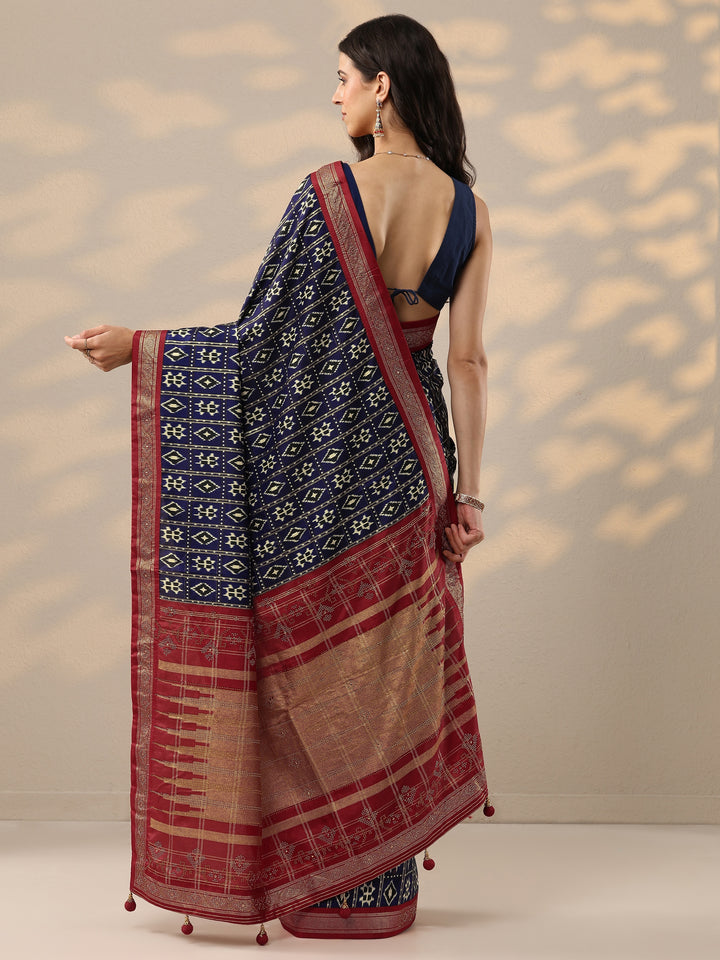Navy Blue Printed Silk Blend Saree With Unstitched Blouse Piece