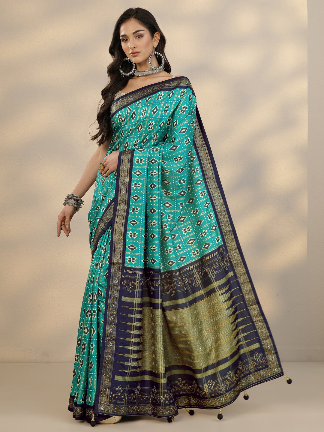 Green Printed Silk Blend Saree With Unstitched Blouse Piece