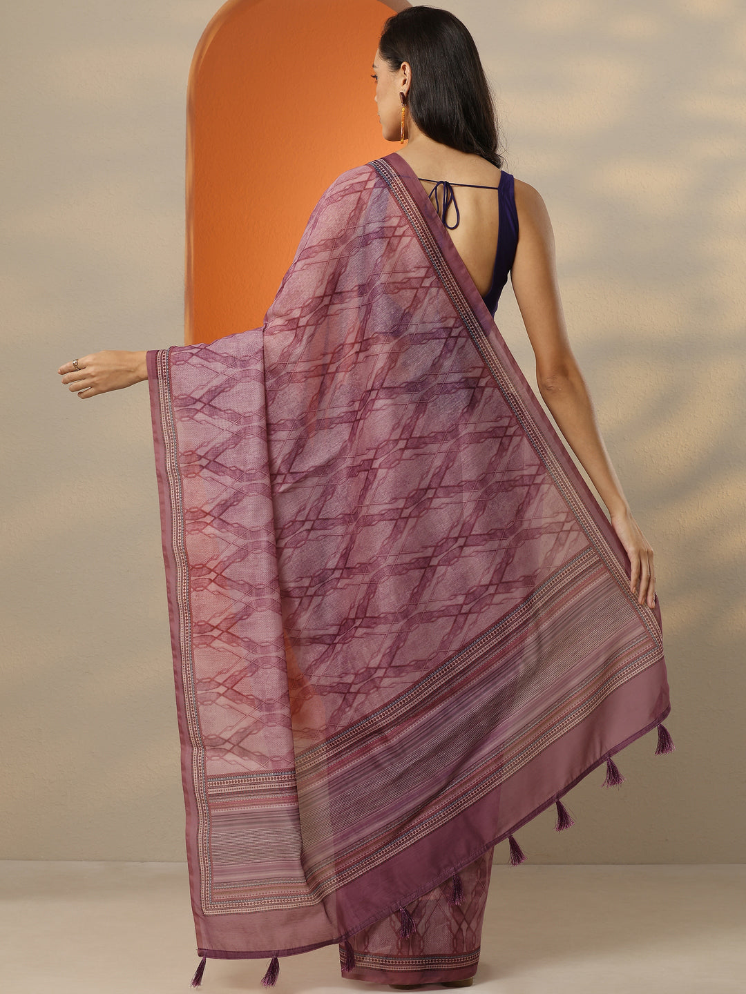 Purple Printed Silk Blend Saree With Unstitched Blouse Piece