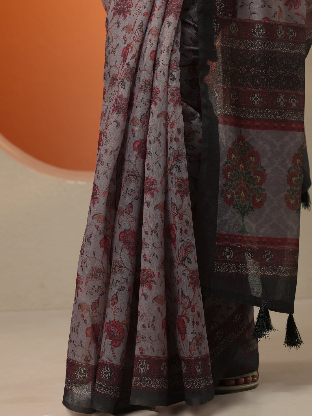 Grey Printed Silk Blend Saree With Unstitched Blouse Piece