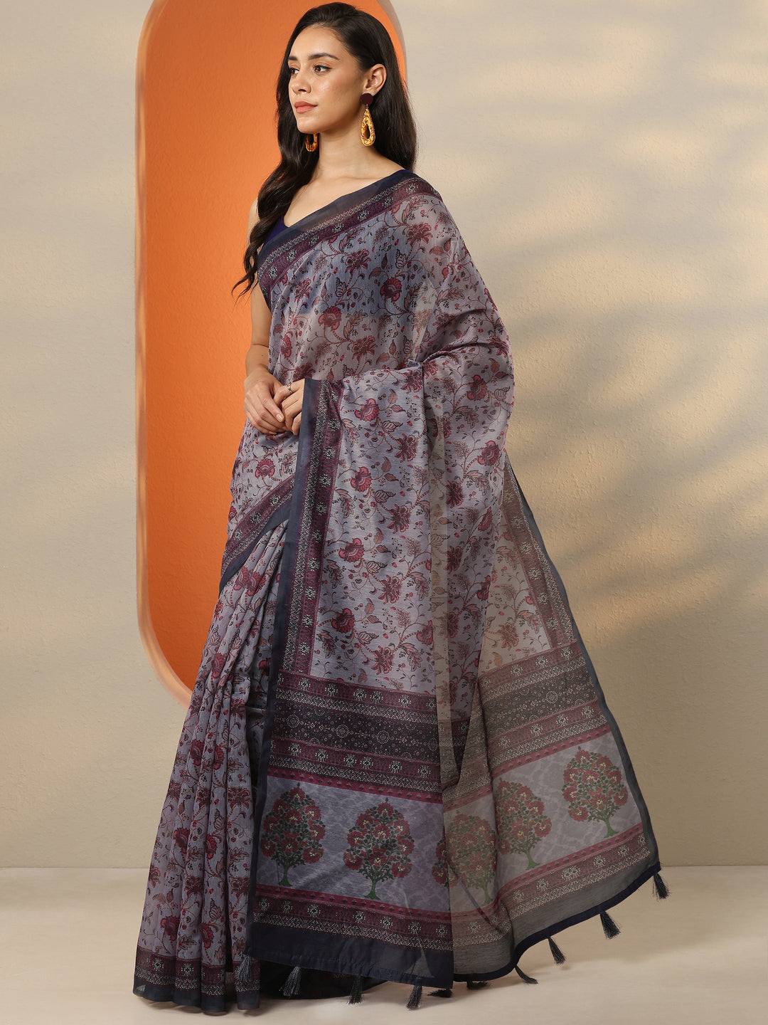 Grey Printed Silk Blend Saree With Unstitched Blouse Piece