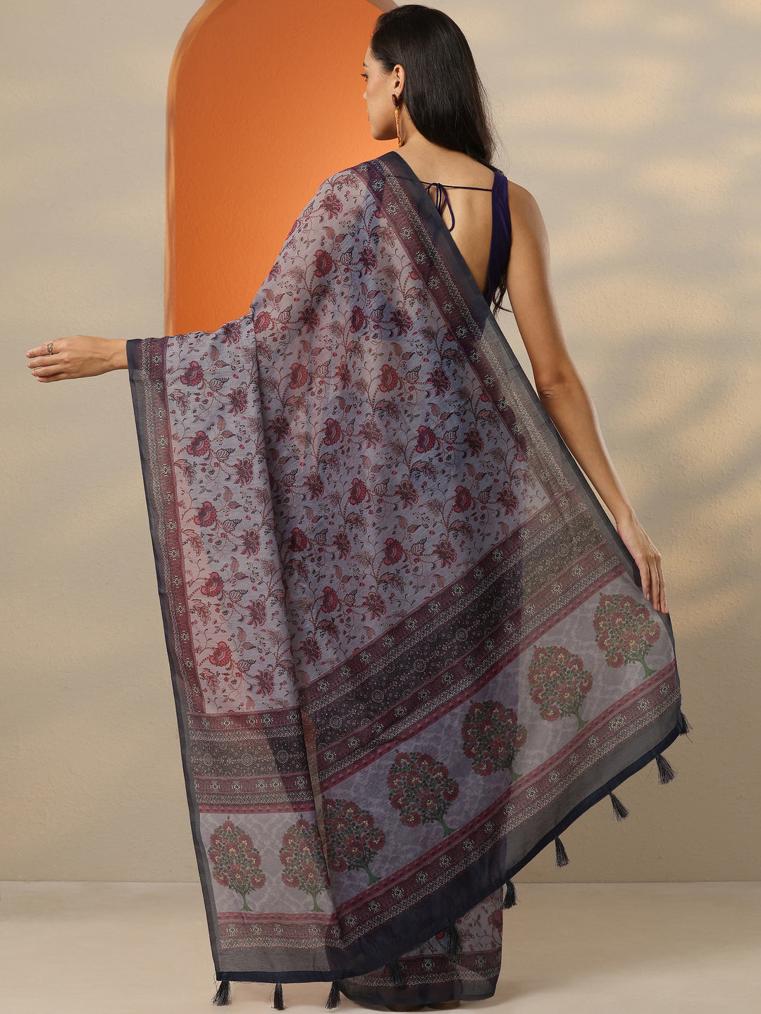 Grey Printed Silk Blend Saree With Unstitched Blouse Piece