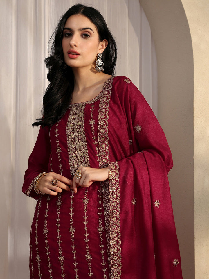 Red Embroidered Silk Blend Straight Suit Set With Dupatta