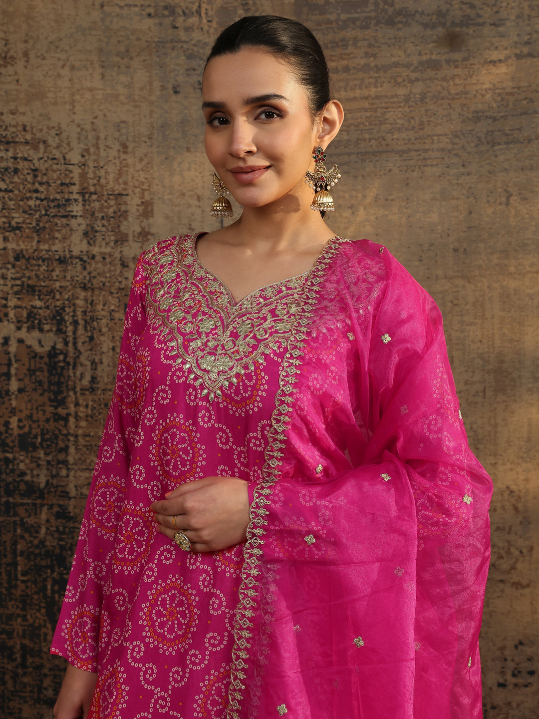 Pink Bandhani Printed Silk Blend Straight Suit Set With Dupatta